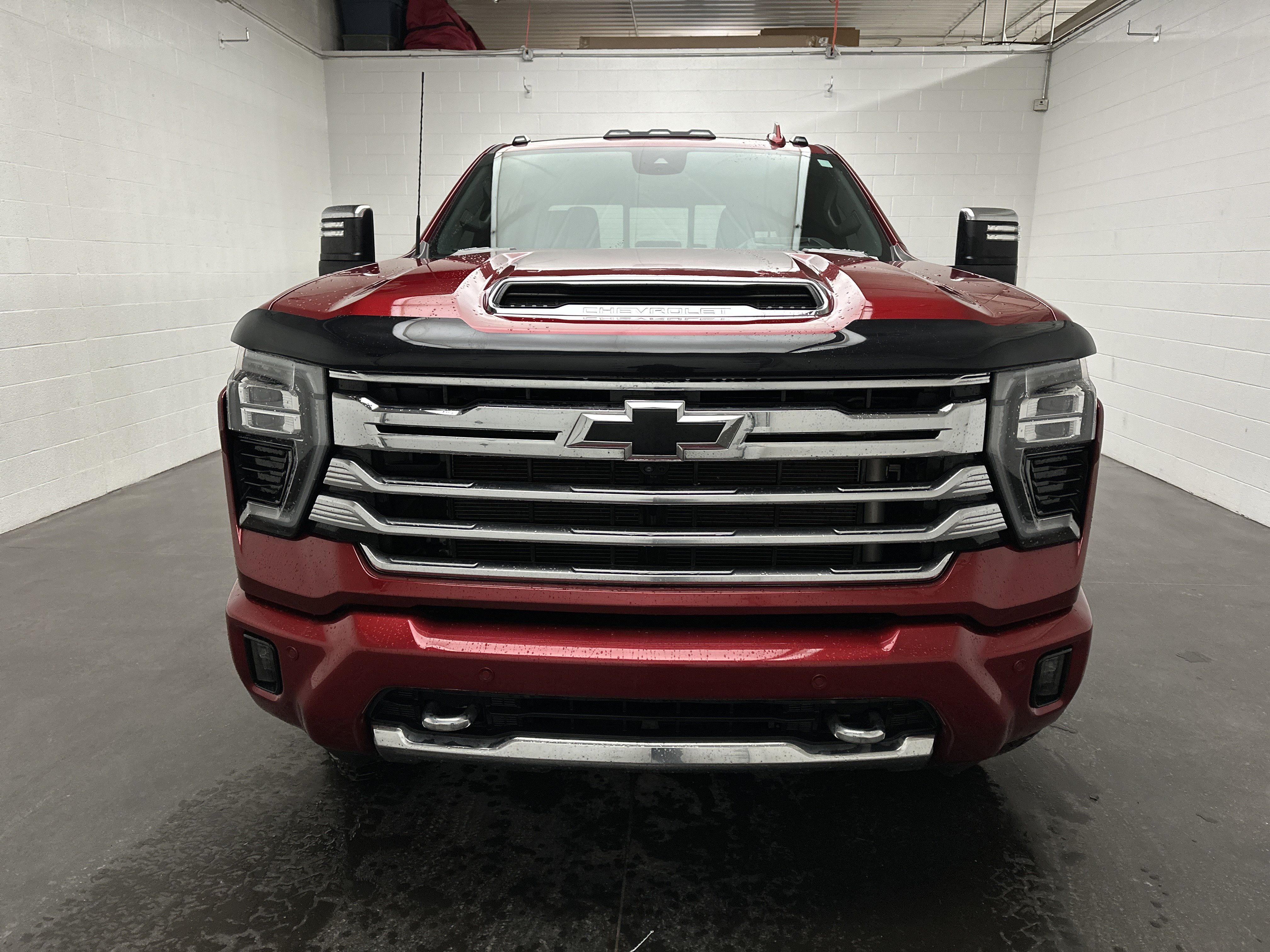 Used 2024 Chevrolet Silverado 3500 High Country w/ High Country Premium Package AWD/4WD image 4