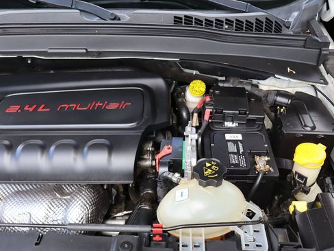 Used 2016 Jeep Renegade Sport AWD/4WD image 39