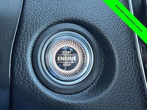 Used 2021 Mercedes-Benz GLC 300 4MATIC image 17