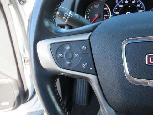 Used 2022 GMC Terrain Denali image 17