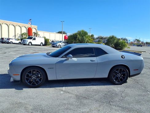 Used 2022 Dodge Challenger R/T image 4