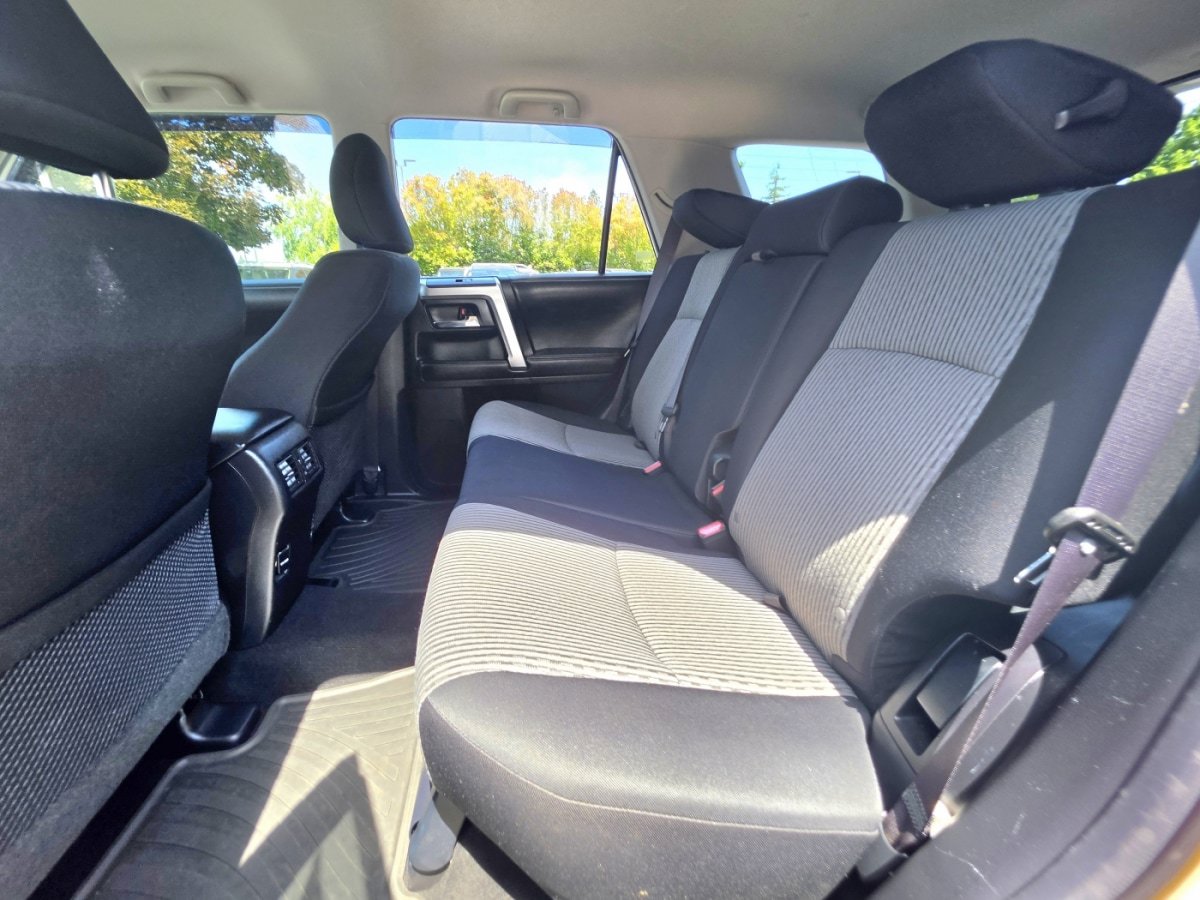 Used 2016 Toyota 4Runner SR5 AWD/4WD image 11