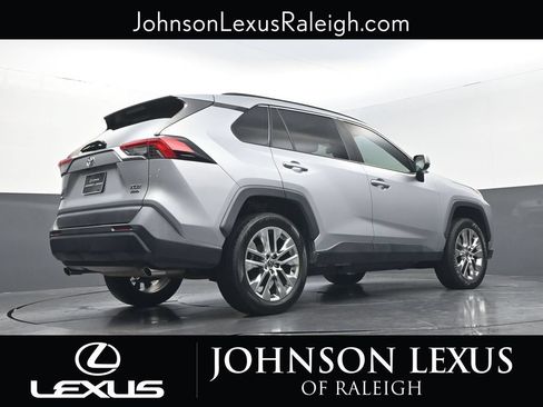 Used 2021 Toyota RAV4 XLE Premium AWD/4WD image 19