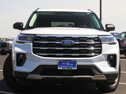 Certified 2025 Ford Explorer Active w/ Active Comfort Package AWD/4WD image 2