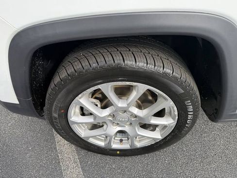 Used 2023 Jeep Compass Latitude w/ Sun and Sound Group AWD/4WD image 40