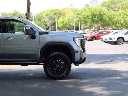 Used 2026 GMC Sierra 3500 Denali Ultimate image 6