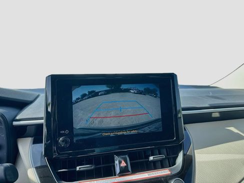 Used 2025 Toyota Corolla LE FWD image 16