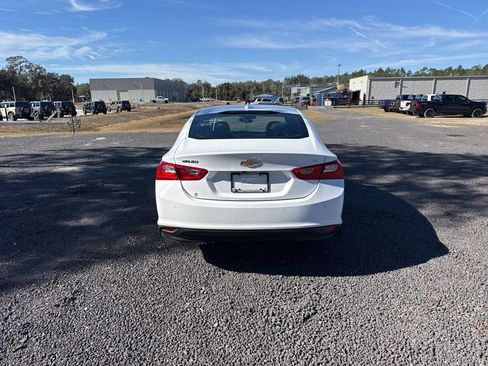Used 2025 Chevrolet Malibu LT image 4