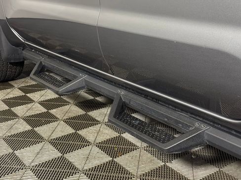 Used 2023 Nissan Frontier SV w/ Midnight Edition Package image 12