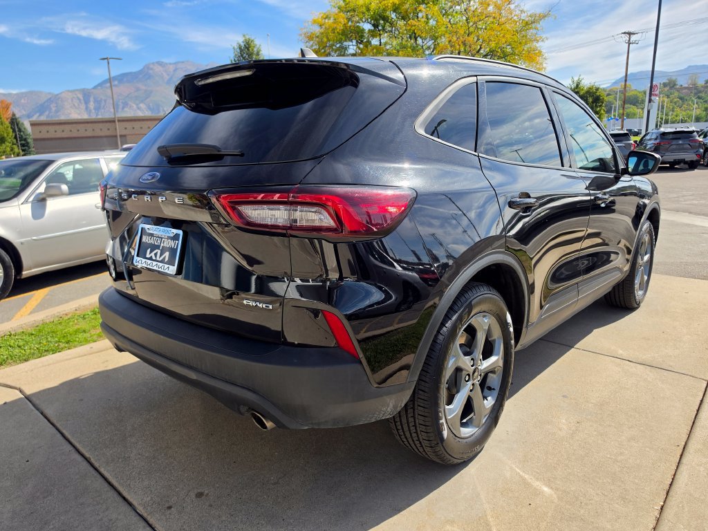 Used 2025 Ford Escape ST-Line AWD/4WD image 5