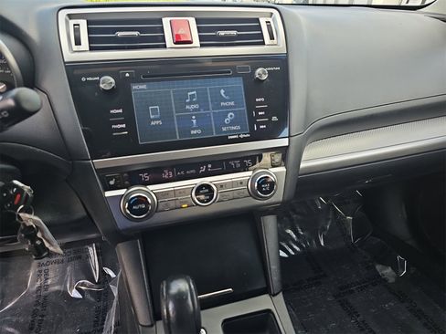 Used 2017 Subaru Outback 2.5i Premium image 20