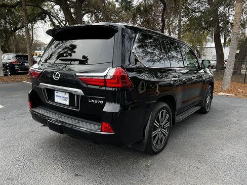 Used 2020 Lexus LX 570 4WD w/ Luxury Package image 9