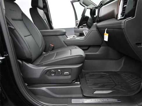 New 2025 GMC Sierra 2500 Denali w/ Denali Reserve Package image 18