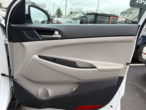 Used 2018 Hyundai Tucson SEL image 20