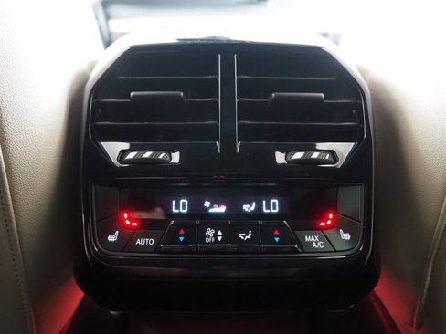 Used 2023 BMW iX xDrive50 w/ Premium Package AWD/4WD image 27