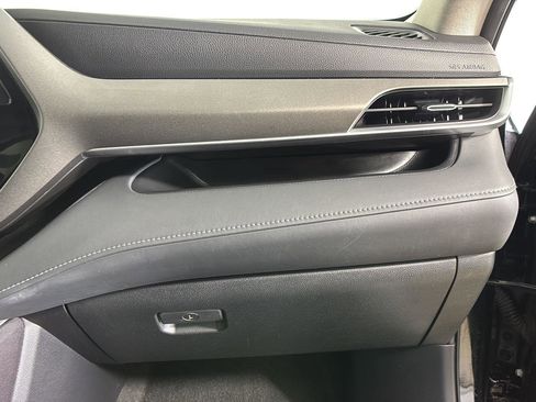 Used 2024 Toyota Highlander XLE AWD/4WD image 26
