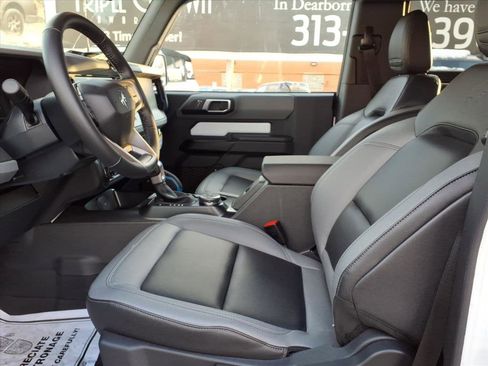 Used 2024 Ford Bronco Black Diamond image 13