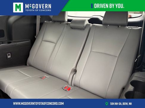 Used 2023 Toyota Highlander XLE AWD/4WD image 20