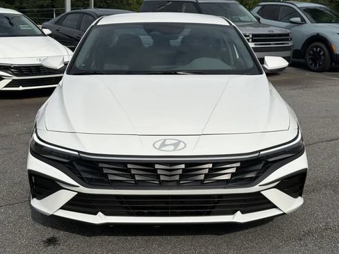 New 2026 Hyundai Elantra Hybrid FWD image 2