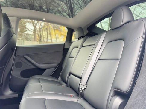 Used 2023 Tesla Model Y Long Range image 19