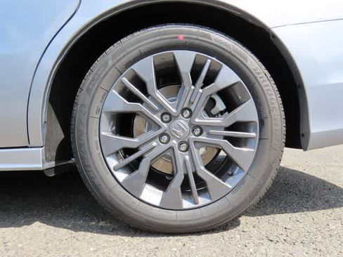 New 2026 Honda Odyssey Touring image 9