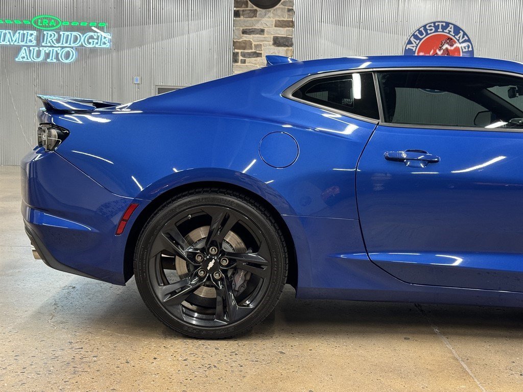Used 2019 Chevrolet Camaro SS RWD image 17