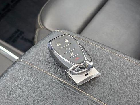 Used 2023 Chevrolet Traverse LT w/ LT Premium Package AWD/4WD image 43