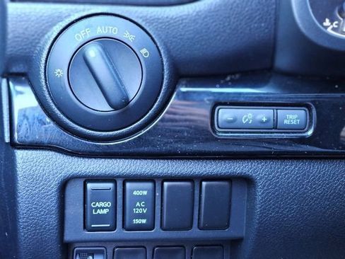 Certified 2024 Nissan Titan SV w/ SV Convenience Package image 20