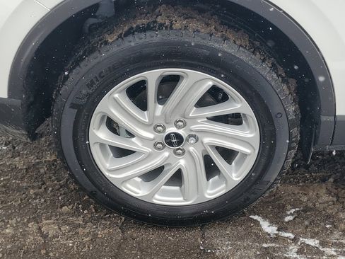 Certified 2024 Lincoln Corsair AWD image 7