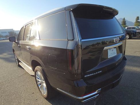 Used 2025 Cadillac Escalade Luxury w/ LPO, Floor Liner Package AWD/4WD image 4