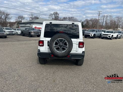 Used 2019 Jeep Wrangler Unlimited Sahara w/ Dual Top Group image 4