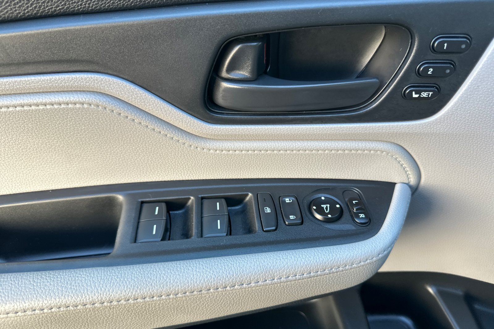 Used 2018 Honda Odyssey EX-L image 11