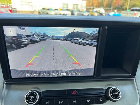 Used 2022 Ford Maverick Lariat w/ Equipment Group 500A Standard image 20