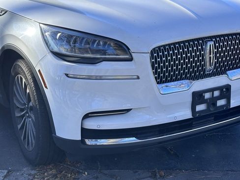 Used 2022 Lincoln Aviator Reserve w/ Elements Package Plus image 2