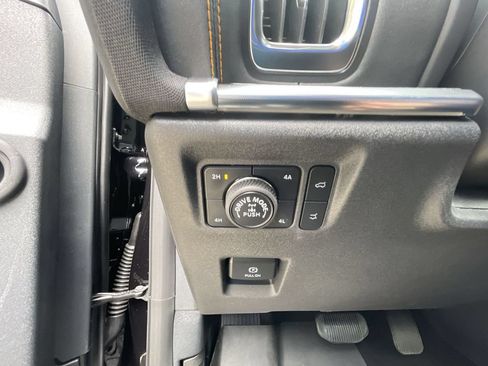 Used 2025 Ford Expedition Tremor AWD/4WD image 18