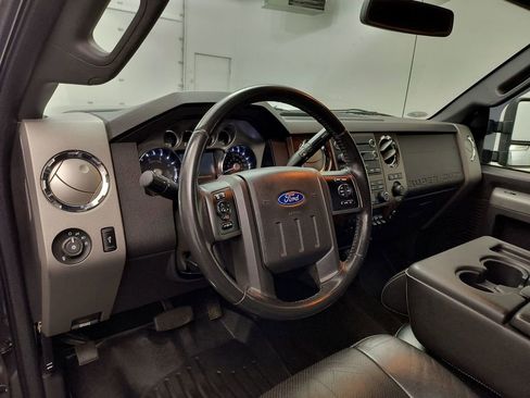 Used 2012 Ford F350 Lariat w/ Lariat Interior Pkg image 4