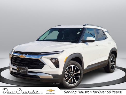 Used 2025 Chevrolet TrailBlazer LT AWD/4WD image 1