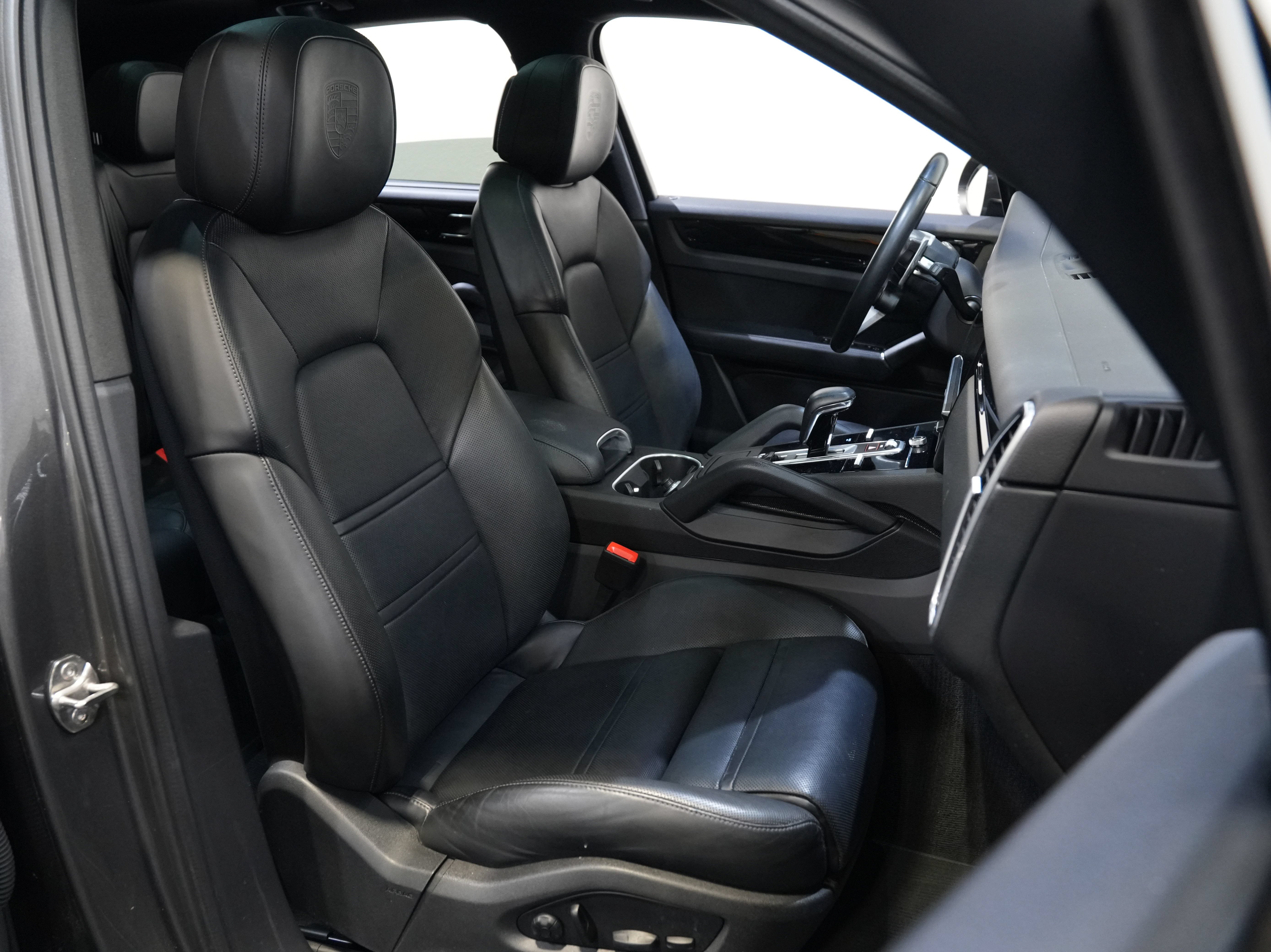 Used 2022 Porsche Cayenne E-Hybrid AWD/4WD image 32