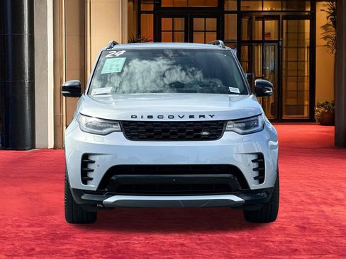 Used 2024 Land Rover Discovery Dynamic SE image 7
