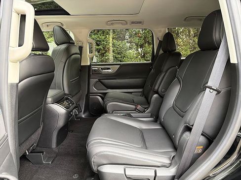 New 2026 INFINITI QX80 Pure AWD/4WD image 12