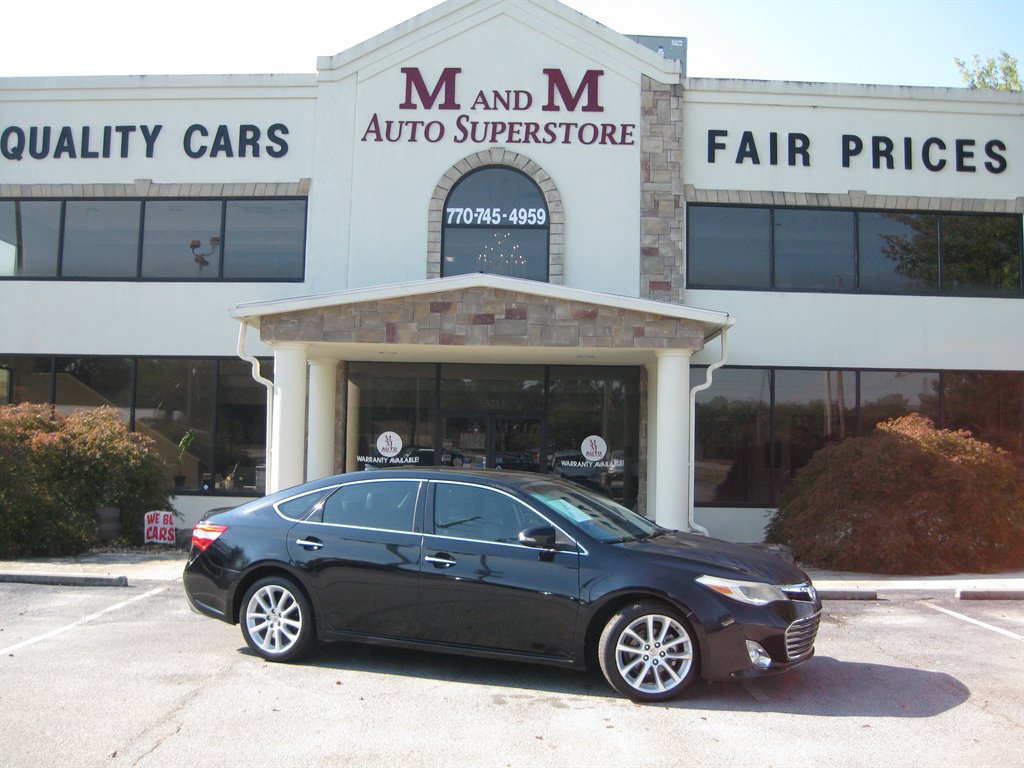 Used 2013 Toyota Avalon Limited FWD image 1