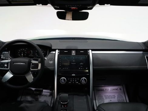 Used 2024 Land Rover Discovery Dynamic SE image 12