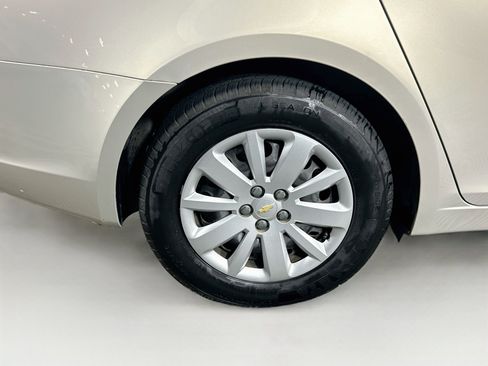 Used 2011 Chevrolet Cruze LT FWD image 11