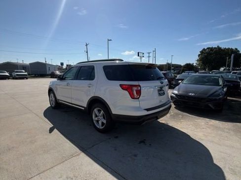 Used 2019 Ford Explorer XLT w/ Equipment Group 201A FWD image 3