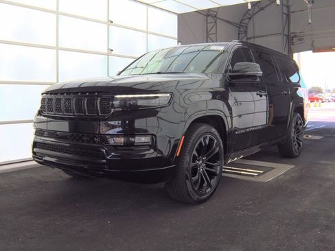 Used 2023 Jeep Grand Wagoneer L Series II w/ Quick Order Packagew 28T AWD/4WD image 8