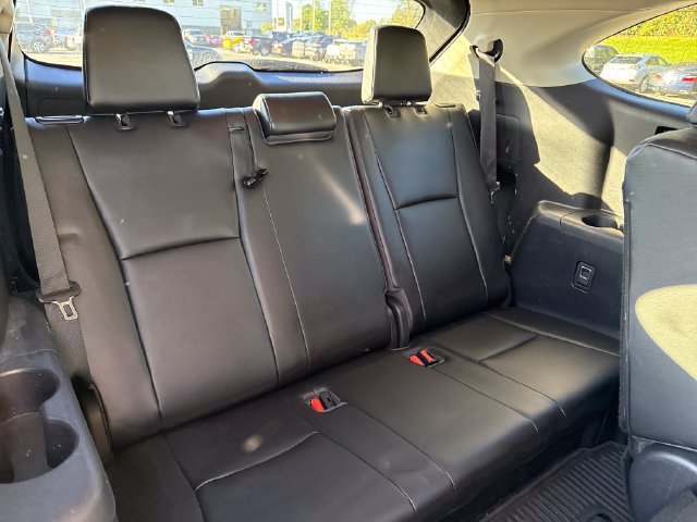 Used 2021 Toyota Highlander XLE AWD/4WD image 16