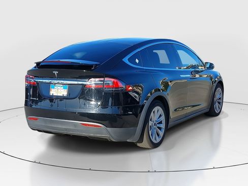 Used 2017 Tesla Model X 75D image 5