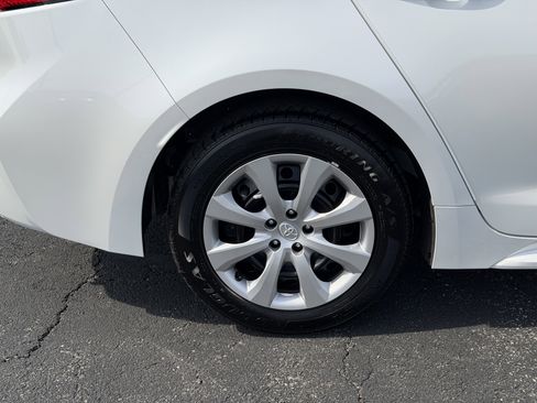 Used 2026 Toyota Corolla LE FWD image 10