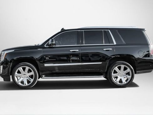 Used 2018 Cadillac Escalade Luxury RWD image 9