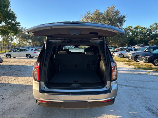 Used 2024 Chevrolet Suburban LT RWD image 8